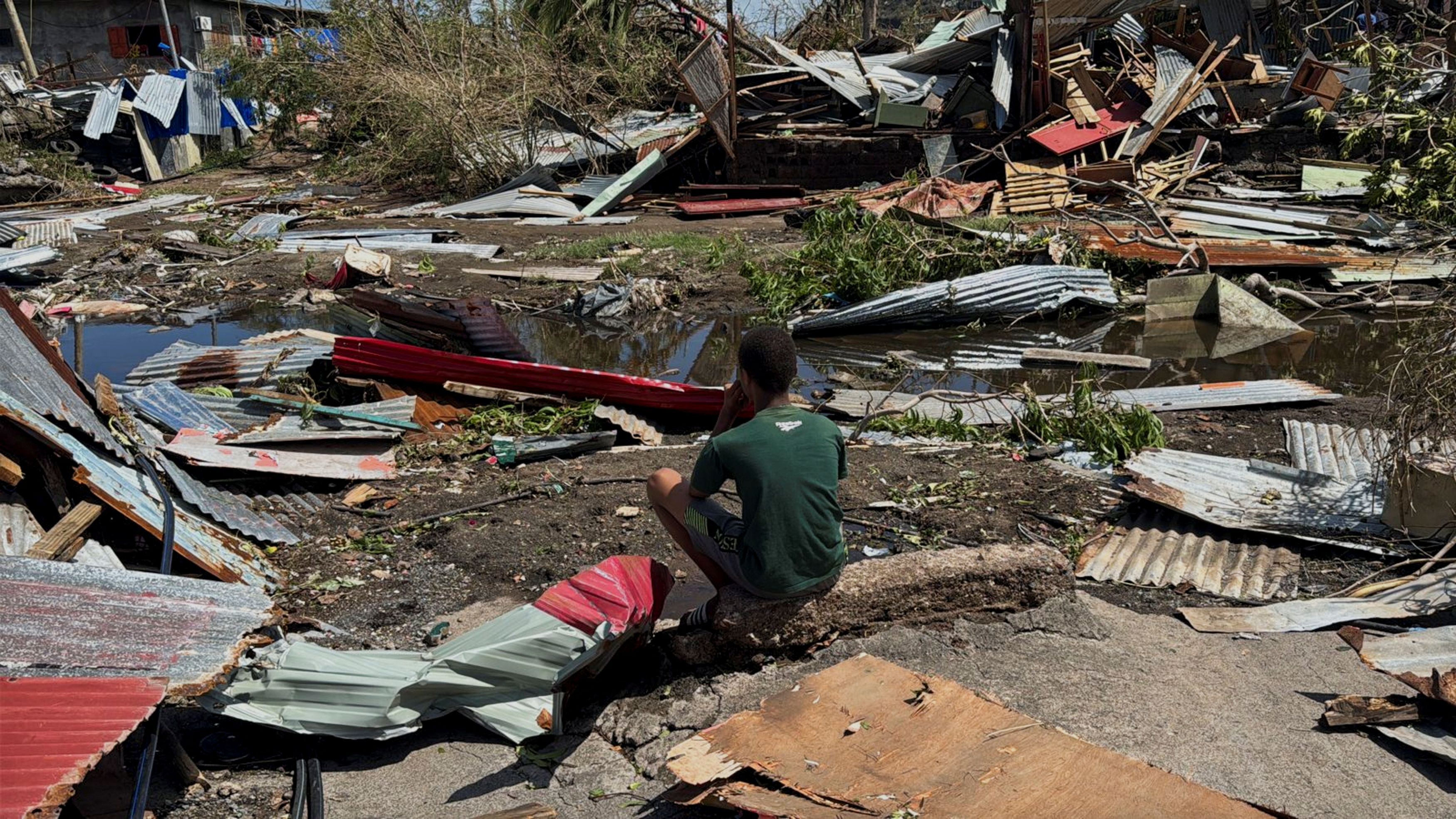 Mayotte devastata dal ciclone Chido, in ginocchio l'ìsola più povera della Ue