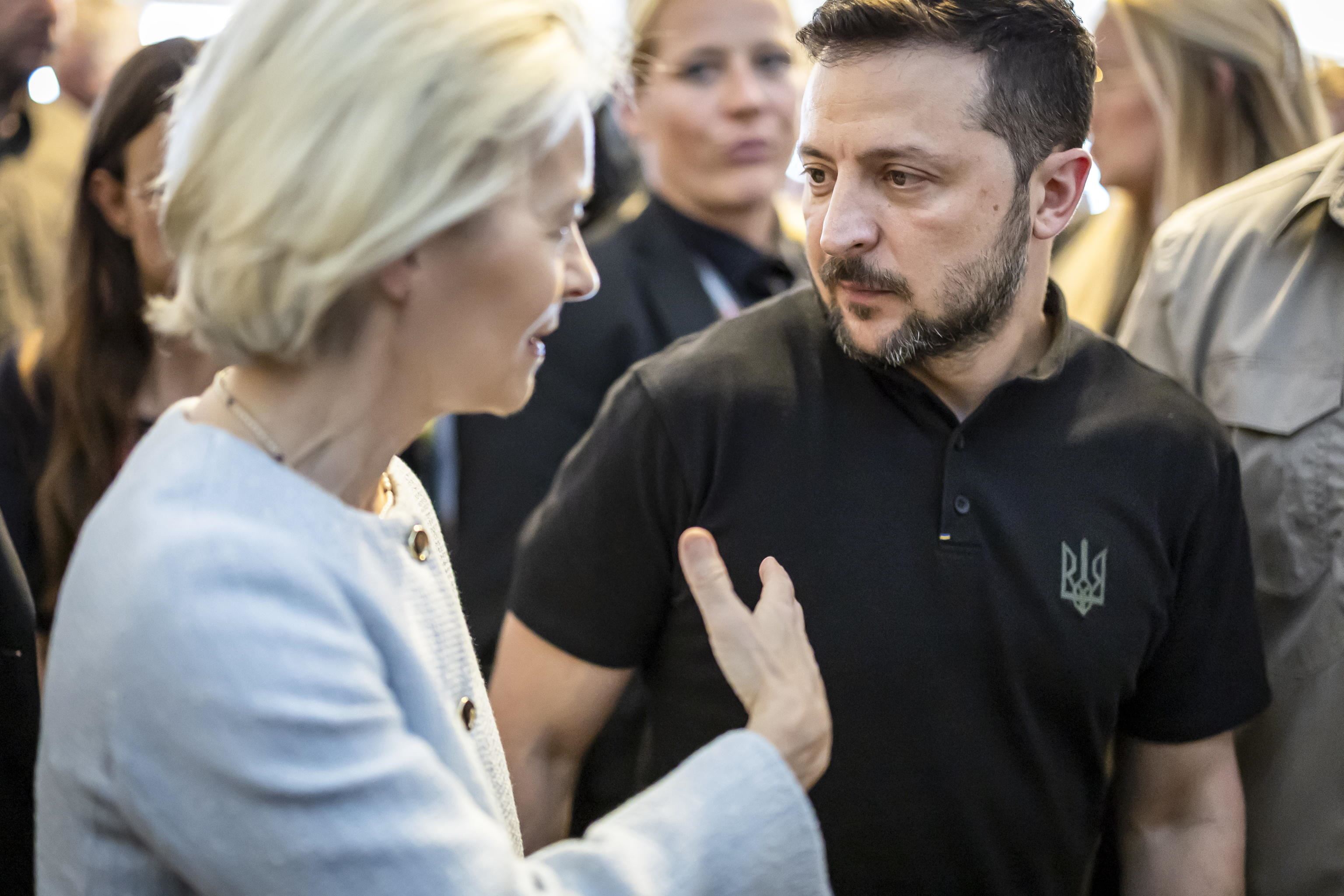 Ursula von der Leyen in missione a Kiev per discutere con Volodymir Zelensky