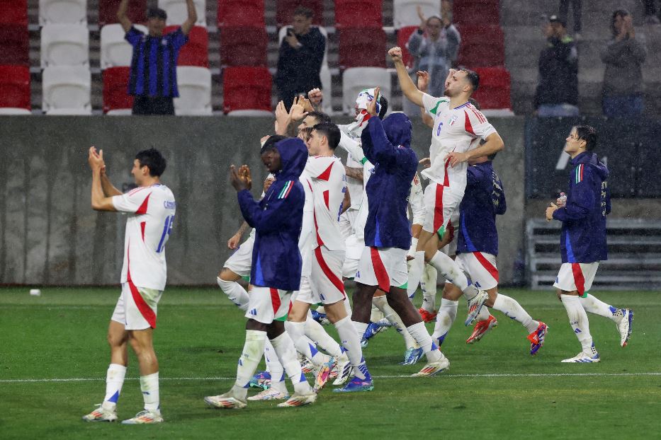 L'esultanza degli Azzurri per la vittoria su Israele