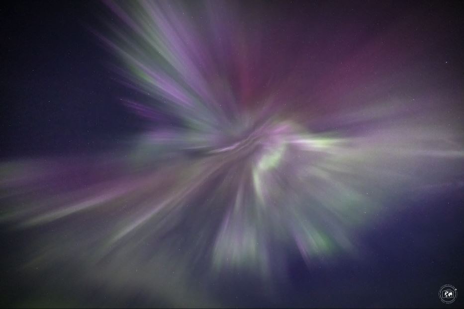 La corona dell'aurora si espande in tutto il cielo - © Stefano Tiozzo