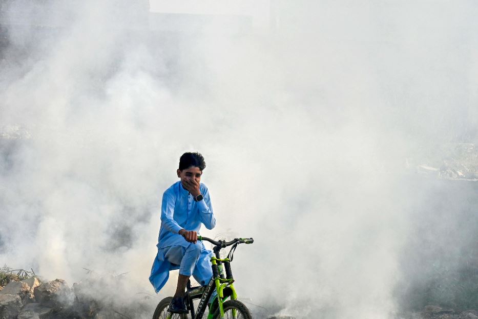 Quando l'aria diventa un nemico: Lahore nella morsa dello smog