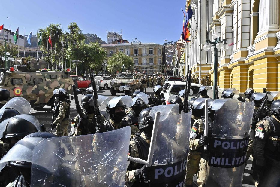 Tentato colpo di Stato: i soldati irrompono nel palazzo del governo
