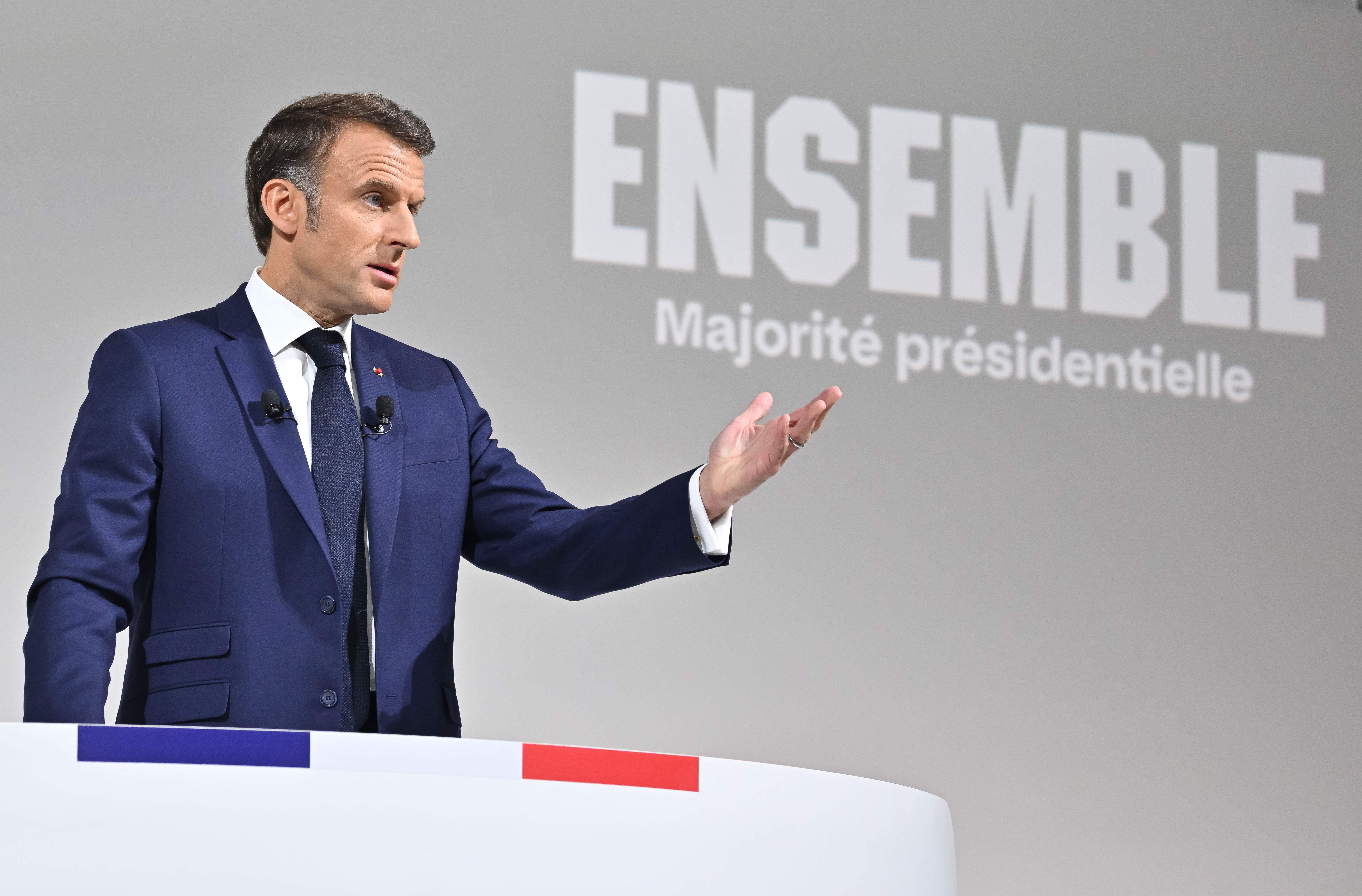 Il presidente francese Emmanuel Macron durante la conferenza stampa a Parigi
