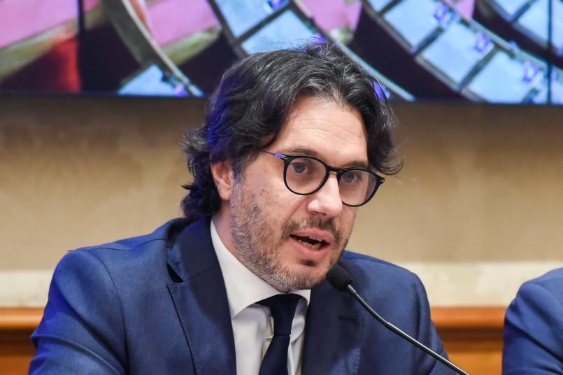 Silvestri (M5s): «Siamo forti, possiamo fare a meno di qualcuno»