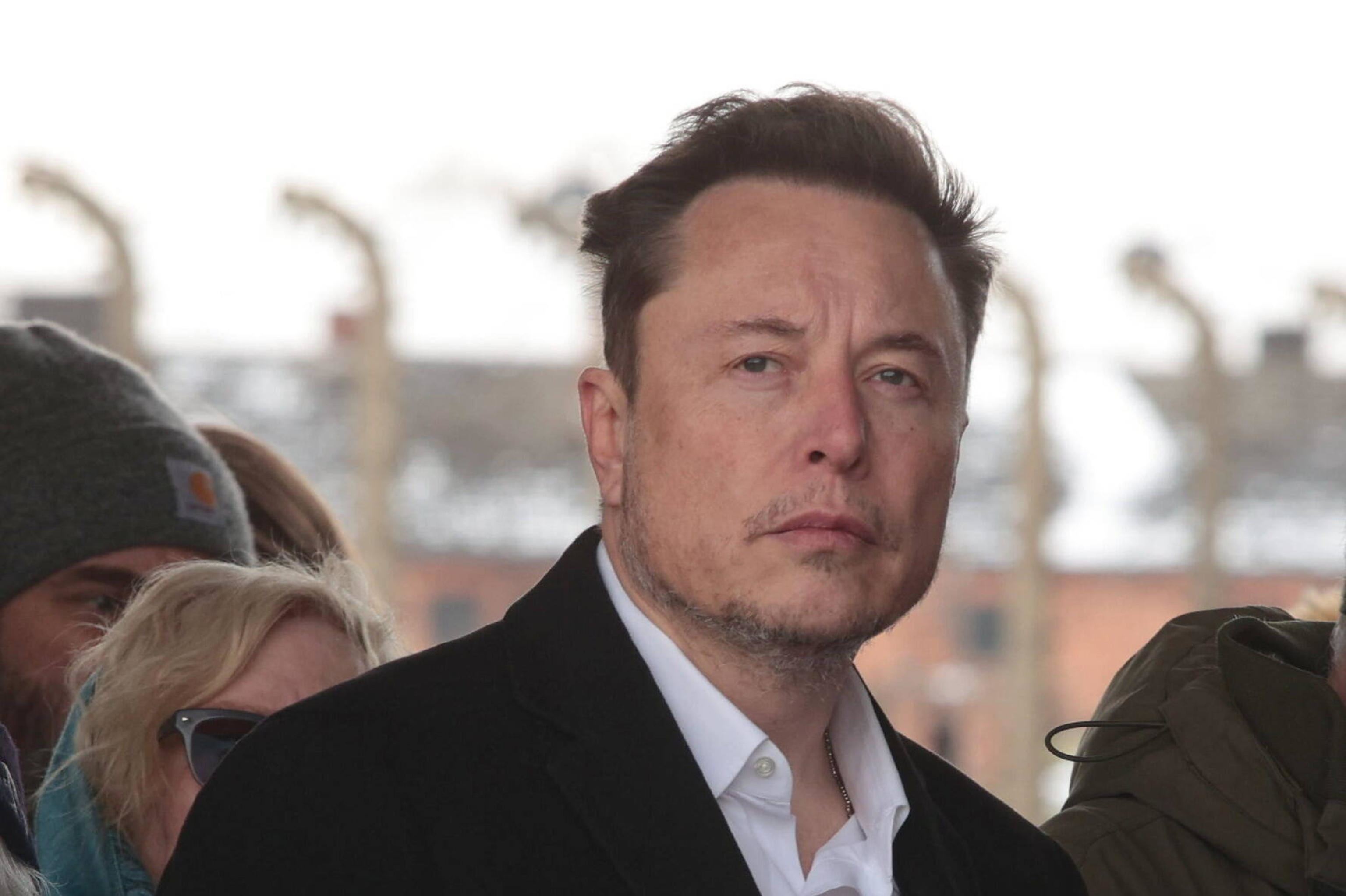 "Boicottano X": Musk fa causa agli inserzionisti pubblicitari