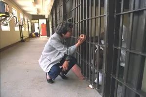 Sister Helen in un carcere