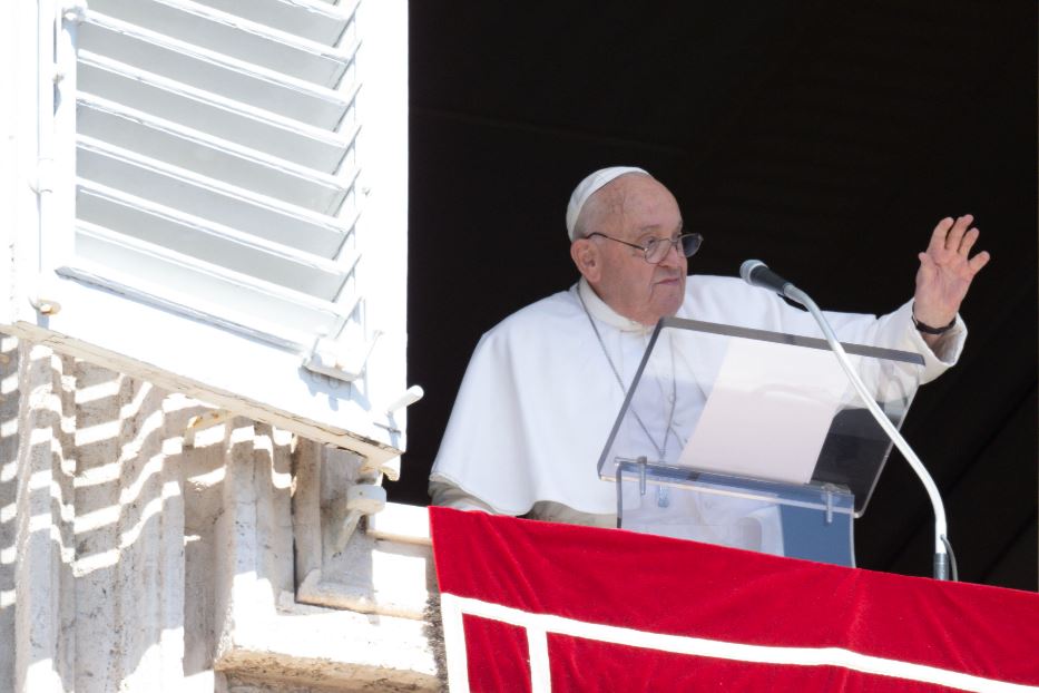 Il Papa chiede di cessare le violenze dovute alle guerre