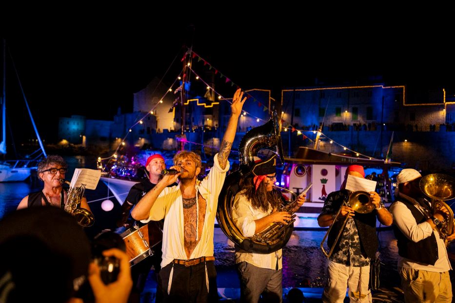 A Porto Rubino i "pirati rock" in difesa del mare e dei suoi valori