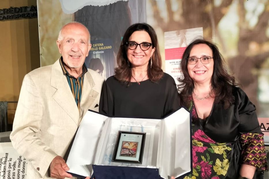 A “Ciatuzzu”, di Catena Fiorello, il Premio Città del Libro e della Famiglia