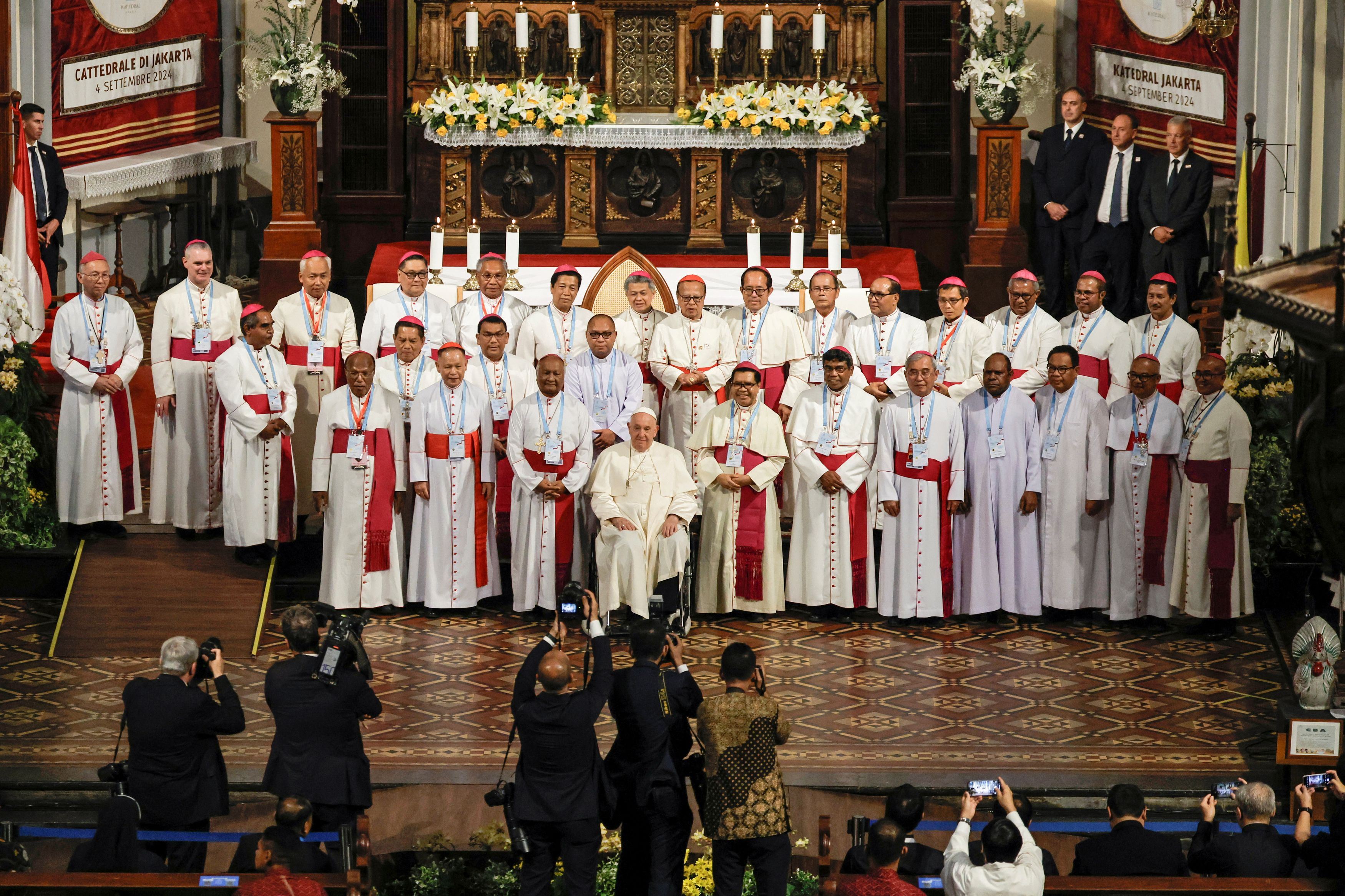 Il Papa: «Aiutare i poveri non è comunismo, è carità»