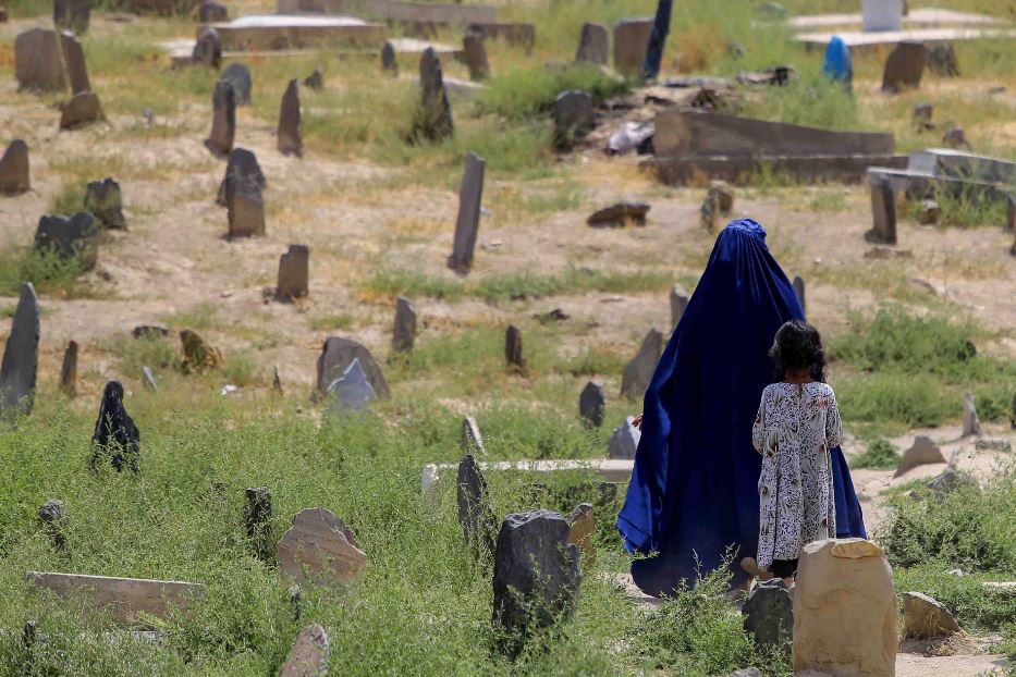 I taleban murano le finestre delle donne di Kabul