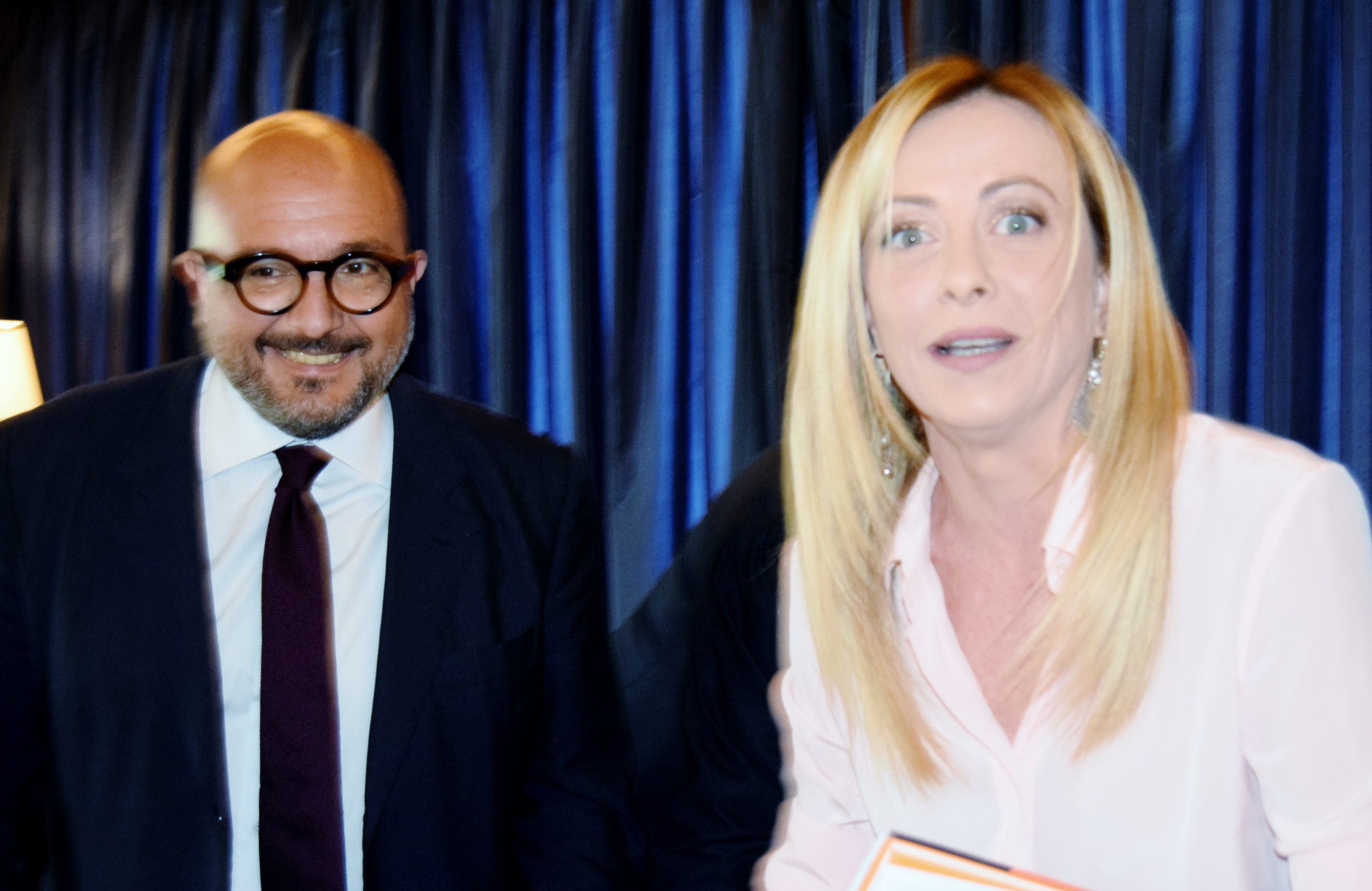 Il ministro della Cultura, Gennaro Sangiuliano, e - a destra - il presidente del Consiglio, Giorgia Meloni