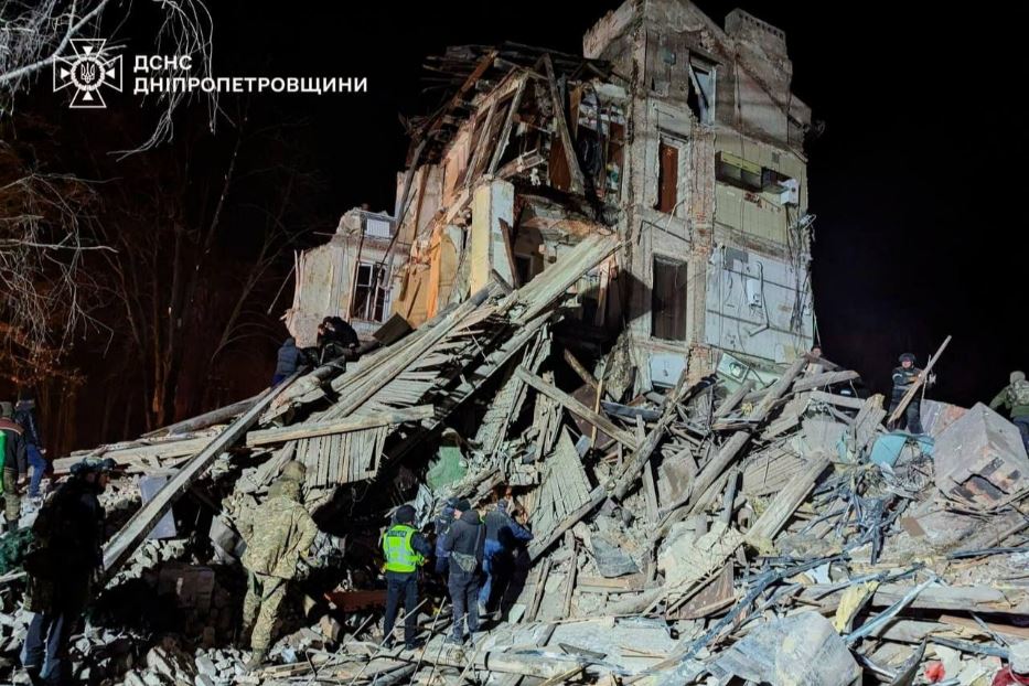 Una casa bombardata nella città di Kryvyj Rih