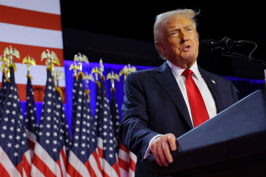 Donald Trump sul palco in Florida