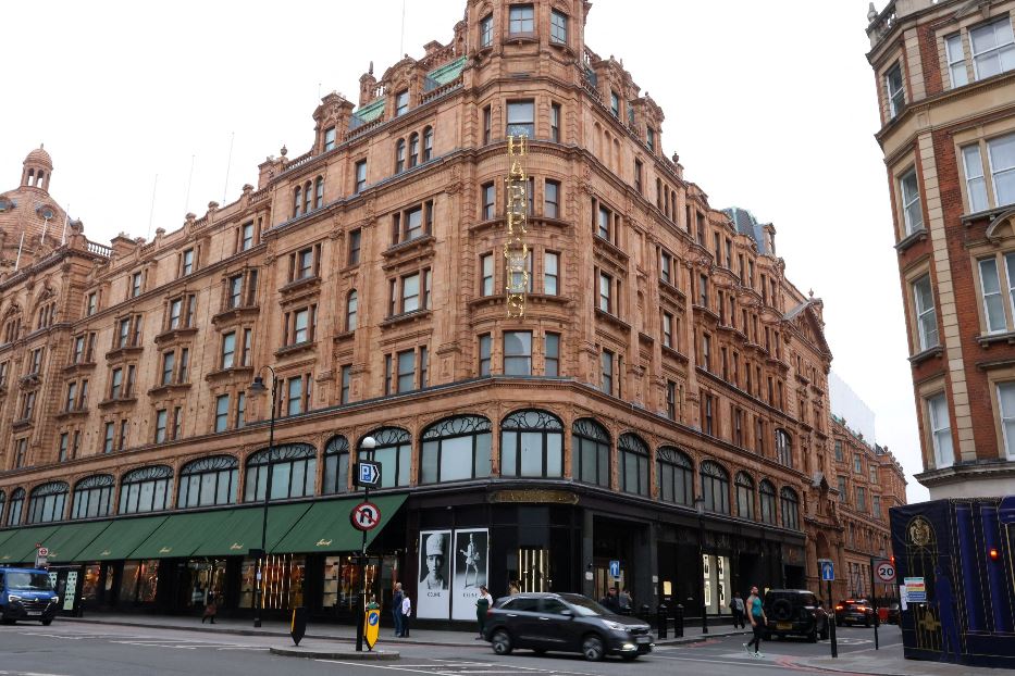 «Un predatore a Harrods»: le accuse ad Al-Fayed. La polizia: denunciate