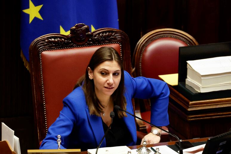 Anna Ascani al banco della presidenza della Camera
