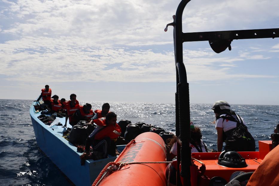 Migranti: 146 soccorsi in mare, inchiesta sugli ingressi illegali