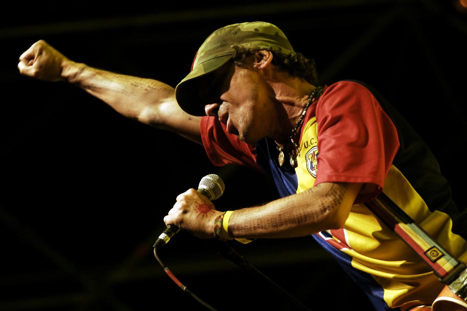 Nel suo nuovo disco Manu Chao canta la voce degli ultimi