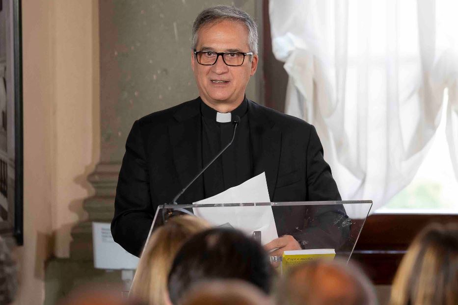 Monsignor Dario Edoardo Viganò, vicecancelliere della Pontificia Accademia delle Scienze e delle Scienze Sociali