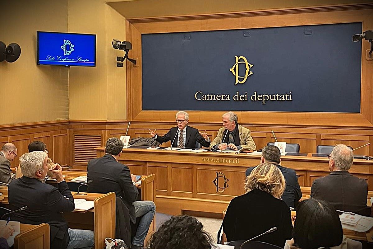 La presentazione alla Camera. Da sx: Paolo Ciani e Giulio Marcon