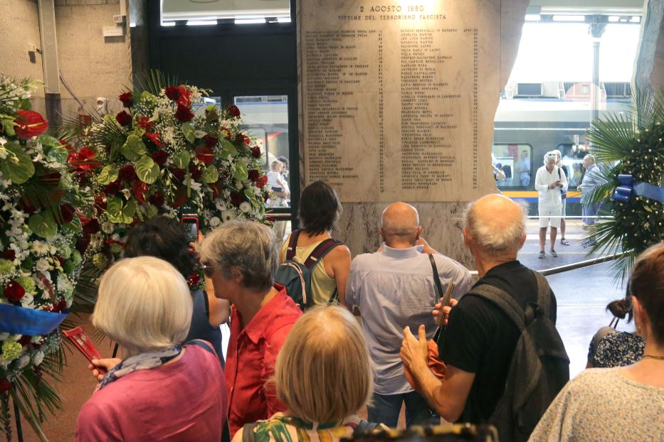 Zuppi alla Messa in memoria delle vittime: «Cercare la giustizia, sempre»