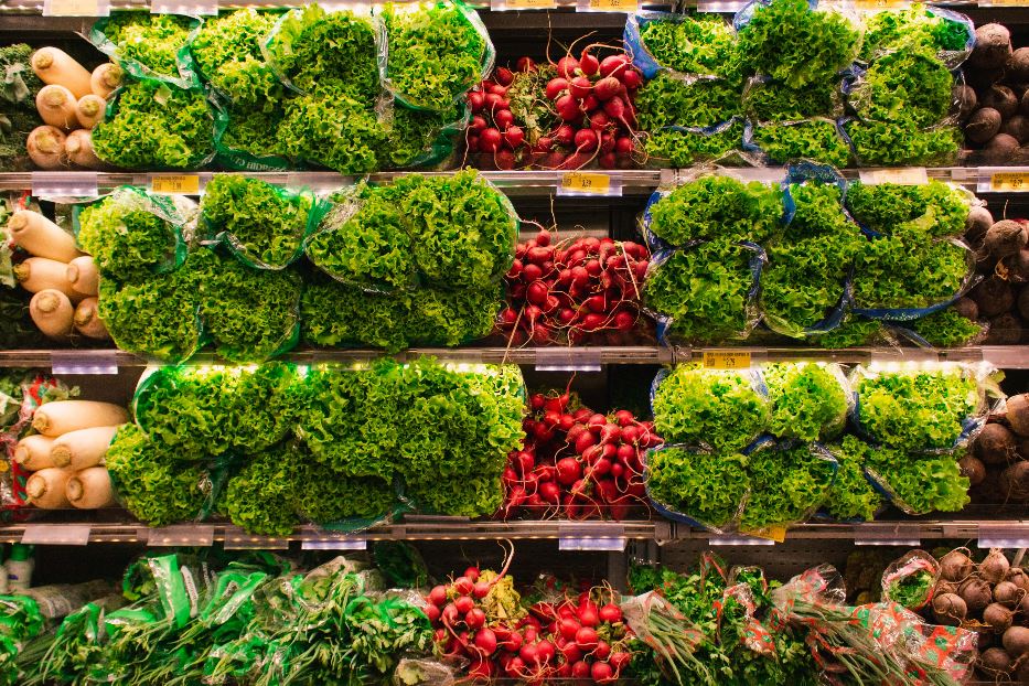 Il reparto frutta e verdura di un supermarket