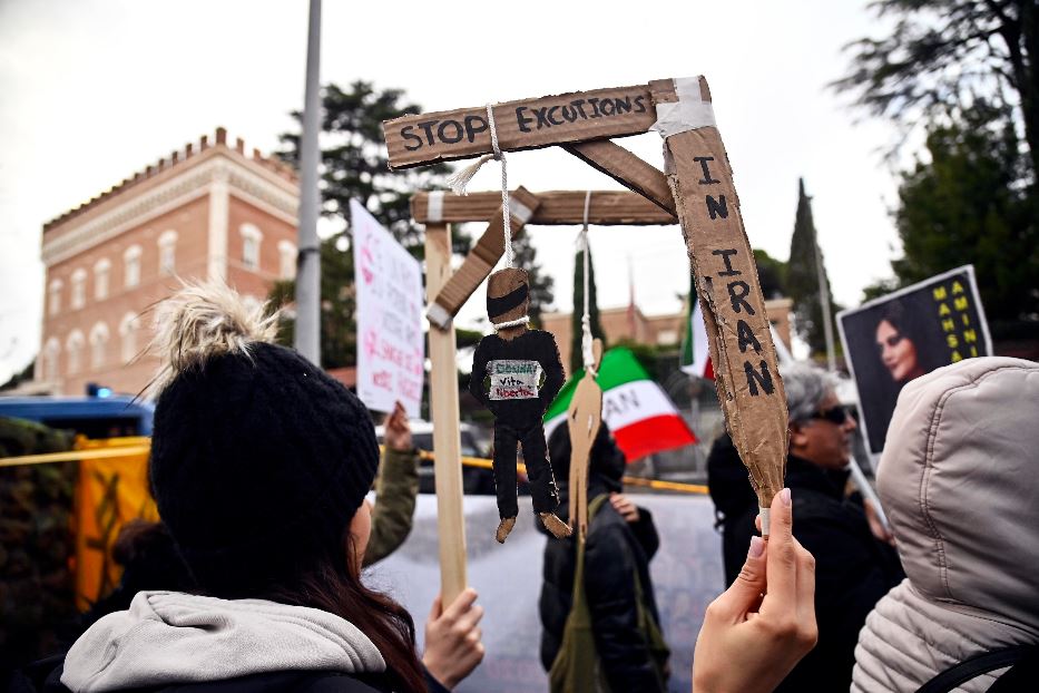 Proteste a Roma contro la pena di morte in Iran