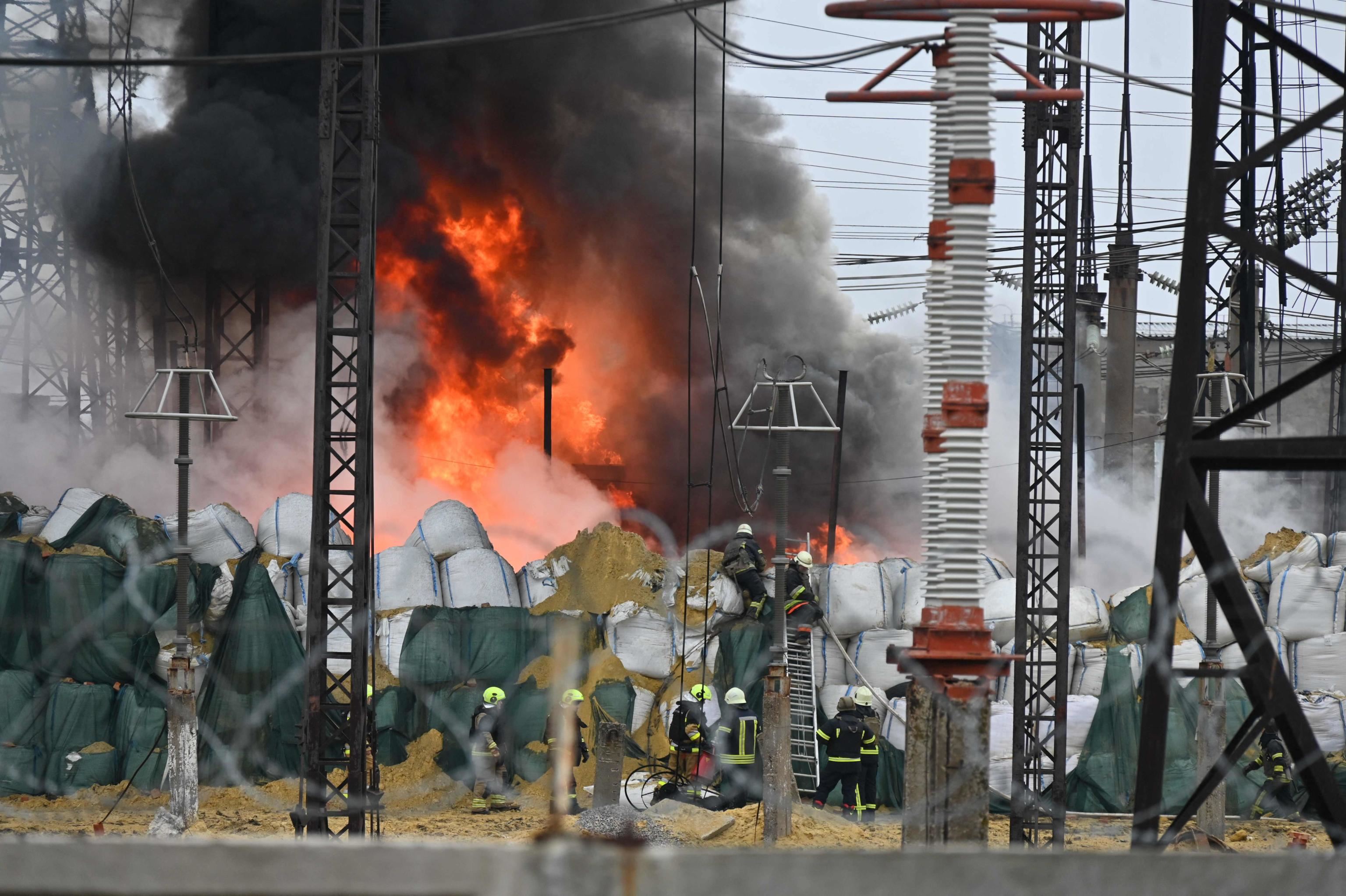 Droni russi hanno colpito anche alcune infrastrutture della centrale atomica di Zaporizhzhia