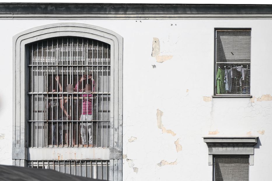 Sbarre alle finestre nel carcere di Poggioreale a Napoli