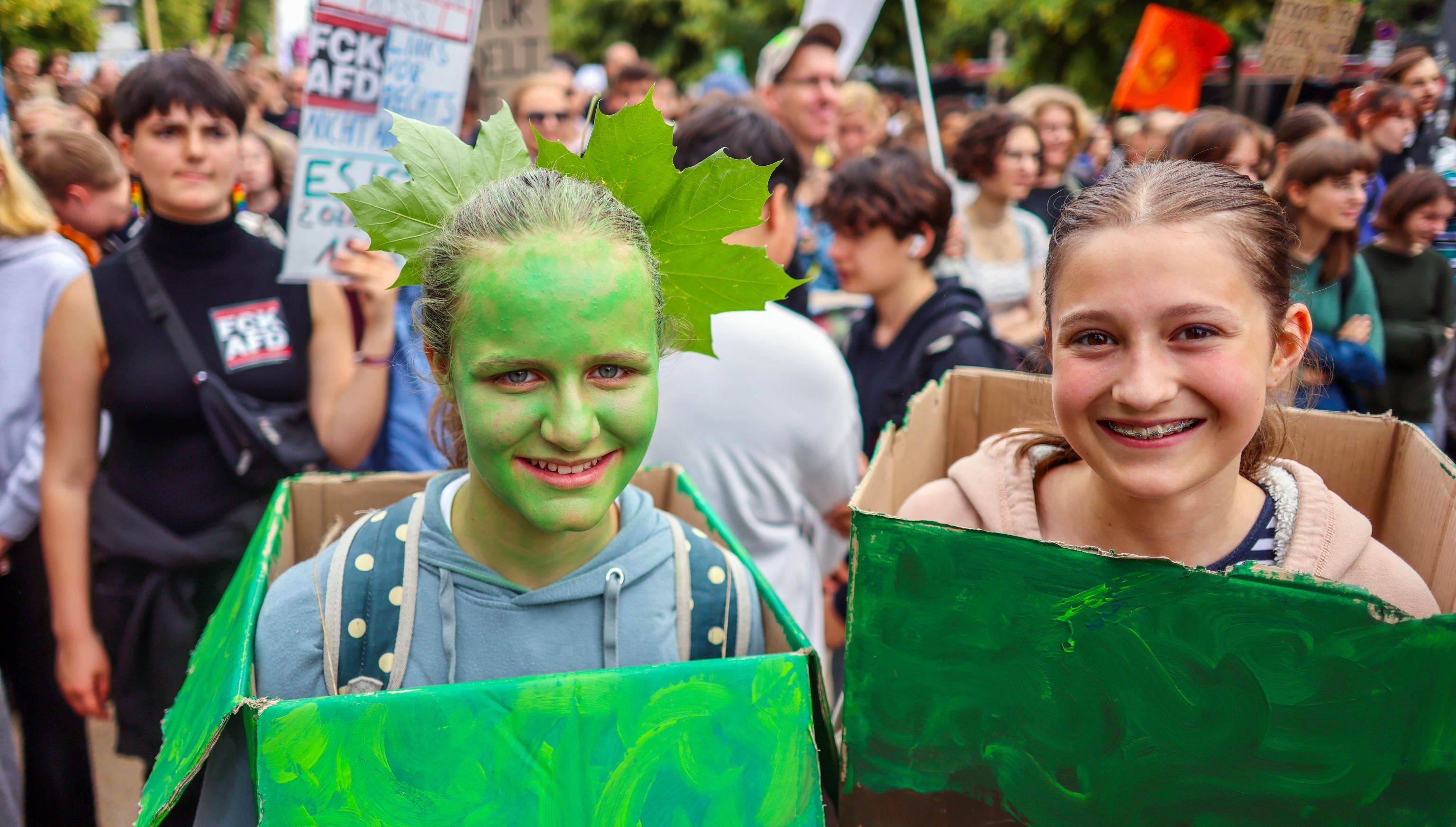 Giovani ambientalisti in una delle tante manifestazioni per la salvaguardia del pianeta