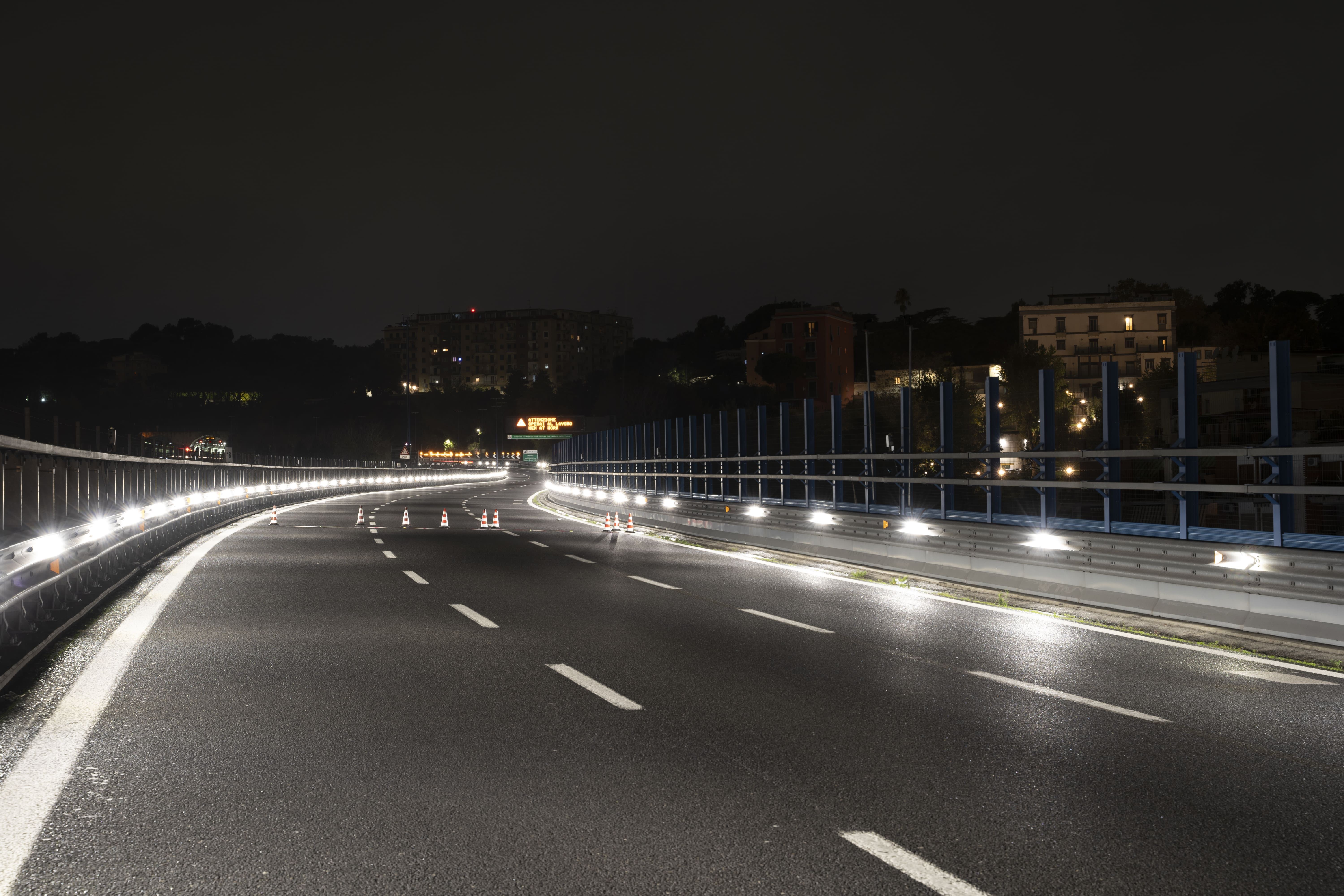 Autostrade per l'Italia sperimenta la luce radente: ecco a cosa serve