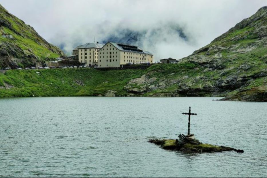 “Adorare e nutrire Cristo” nel viandante. Da mille anni al Gran San Bernardo