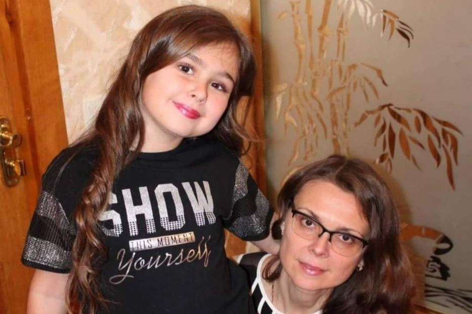 Maria, 12 anni, con la mamma Iryna, 47, uccise nell'attacco russo all'ipermercato di Kharkiv