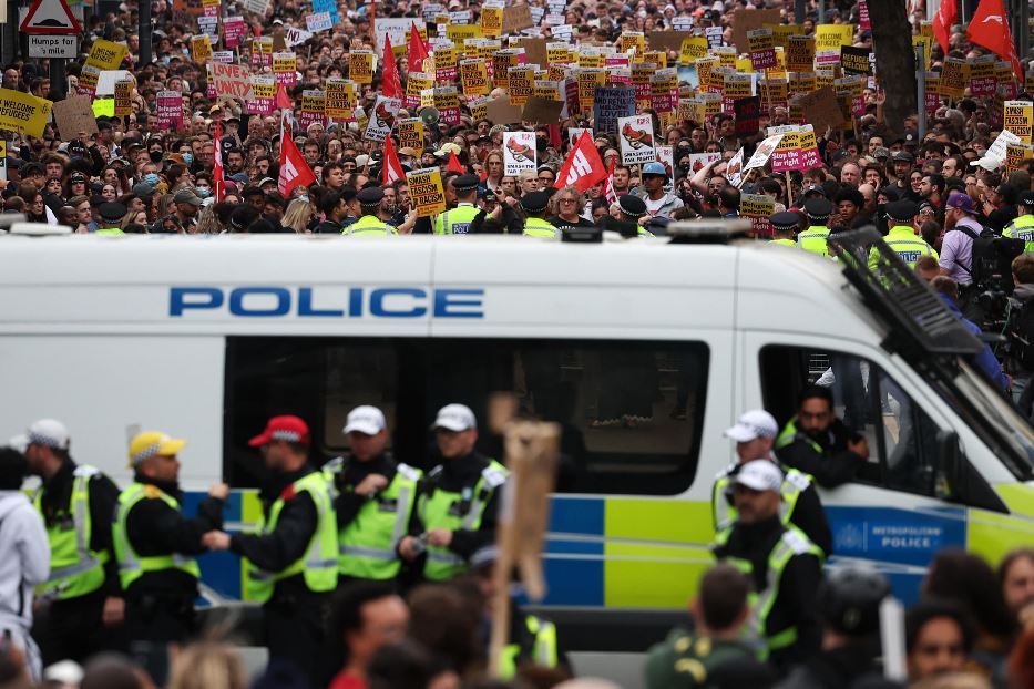 Una delle tante contro-manifestazioni per contestare e contrastare i gruppi xenofobi a Walthamstow