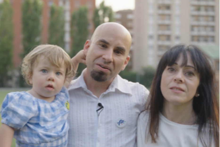 La piccola Amelia con papà Antonio e mamma Melissa