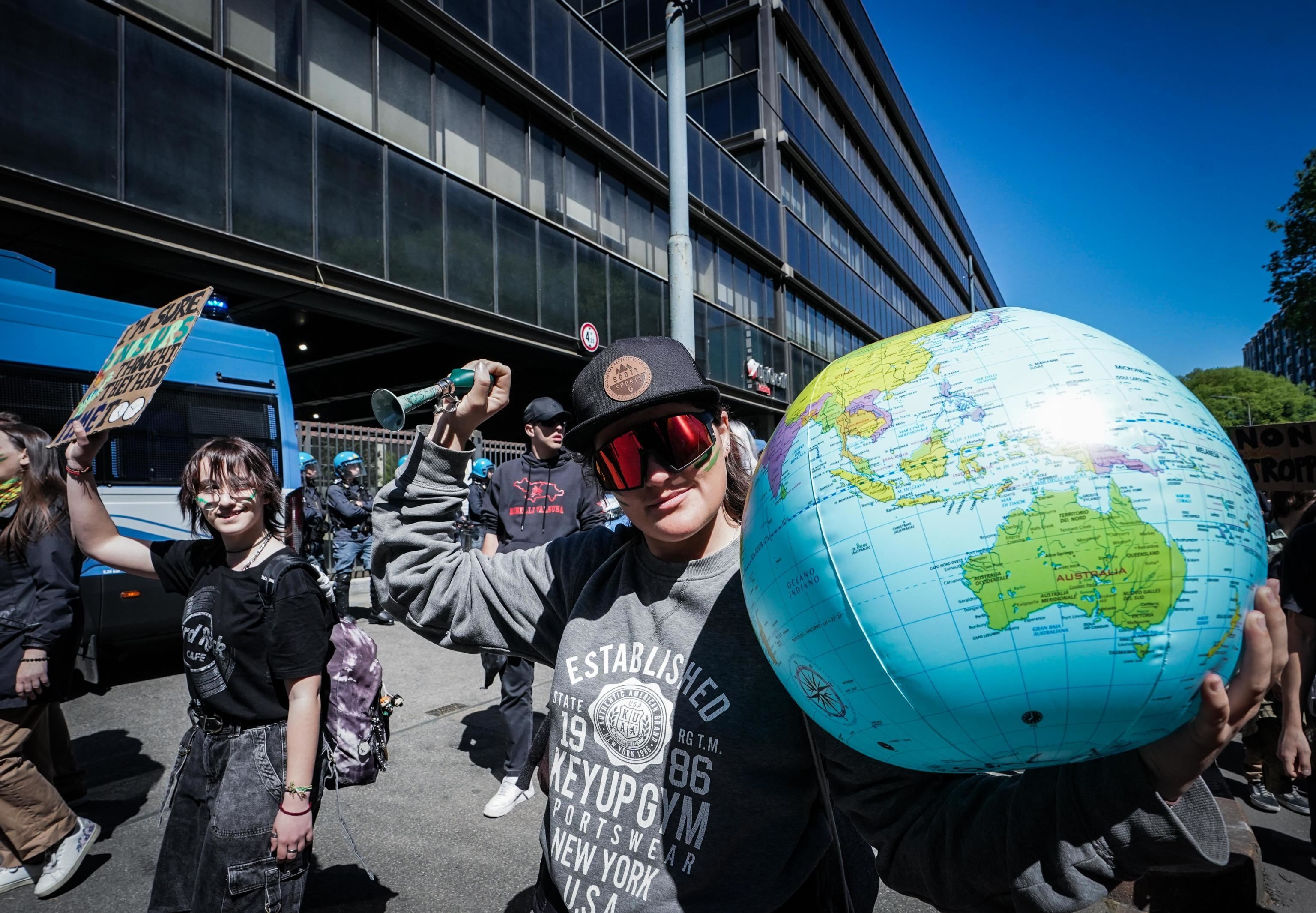 Giovani contro il cambiamento climatico in una recente manifestazione di protesta