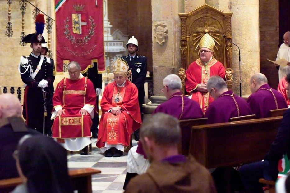 Un momento della Messa solenne presieduta oggi in onore del patrono della diocesi di Fidenza san Donnino