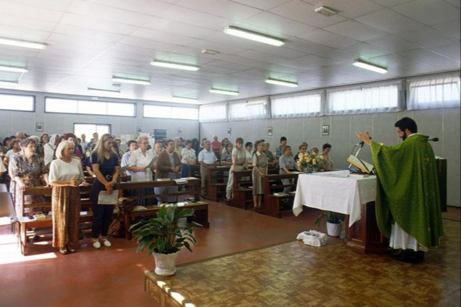 La Messa domenicale in una parrocchia