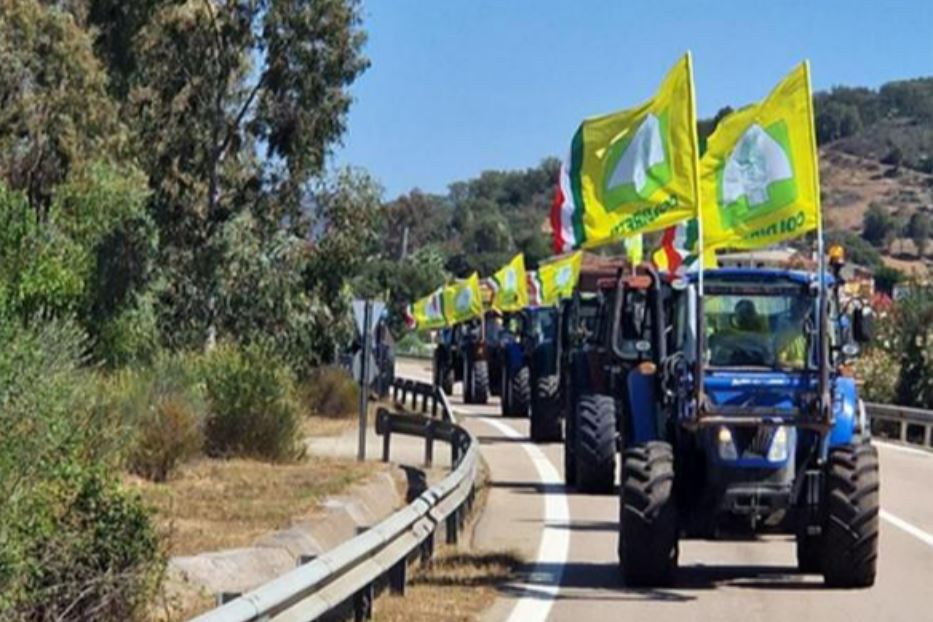 Manifestazione degli agricoltori in Sardegna nel giugno scorso