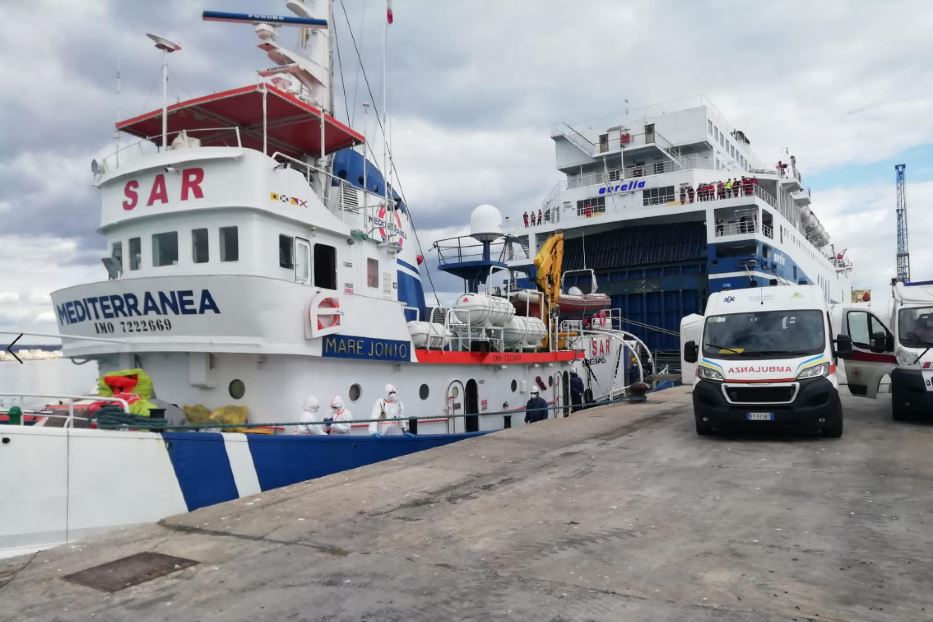 La Mare Jonio della Ong Mediterranea. La Capitaneria di porto di Trapani l’ha fermata per presunte irregolarità 