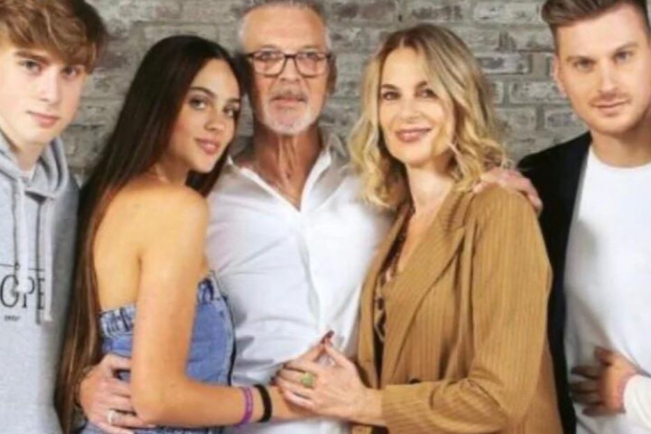 L'ex portiere della Juventus e della Nazionale Stefano Tacconi con la moglie Laura e i loro figli Alberto, Andrea, Virginia e Vitoria