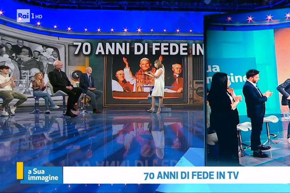 Un fermo immagine del programma «A sua immagine» condotto da Lorena Bianchetti. Tra gli ospiti in studio anche il segretario generale della Cei, l'arcivescovo Giuseppe Baturi