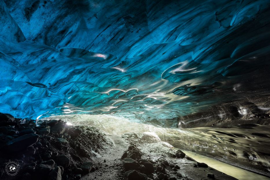 Una grotta di ghiaccio del Vatnajokull - © Stefano Tiozzo