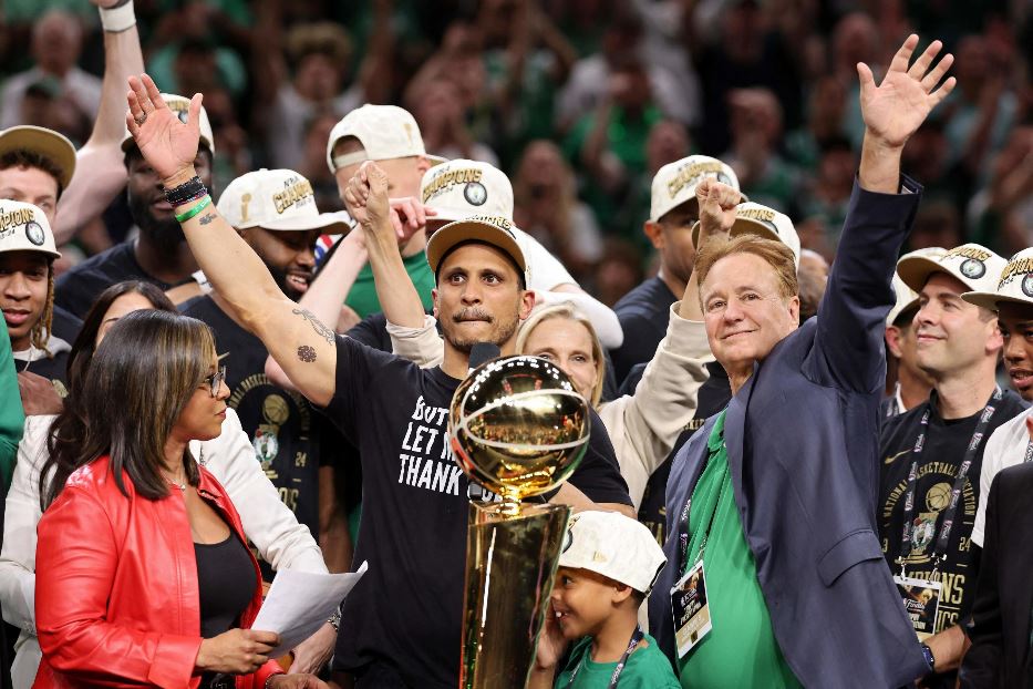Celtics campioni, l'anello del record porta la firma di coach Mazzulla
