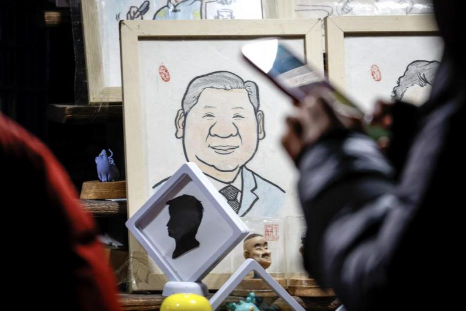 Una caricatura di Xi Jinping in un negozio a Pechino