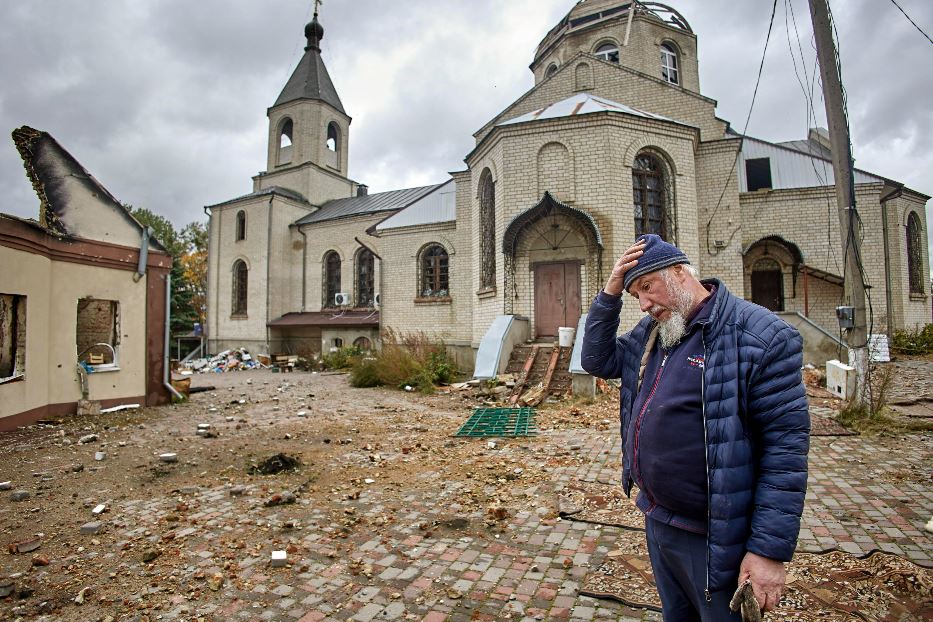 Una chiesa bombardata nella regione di Kharkiv in Ucraina
