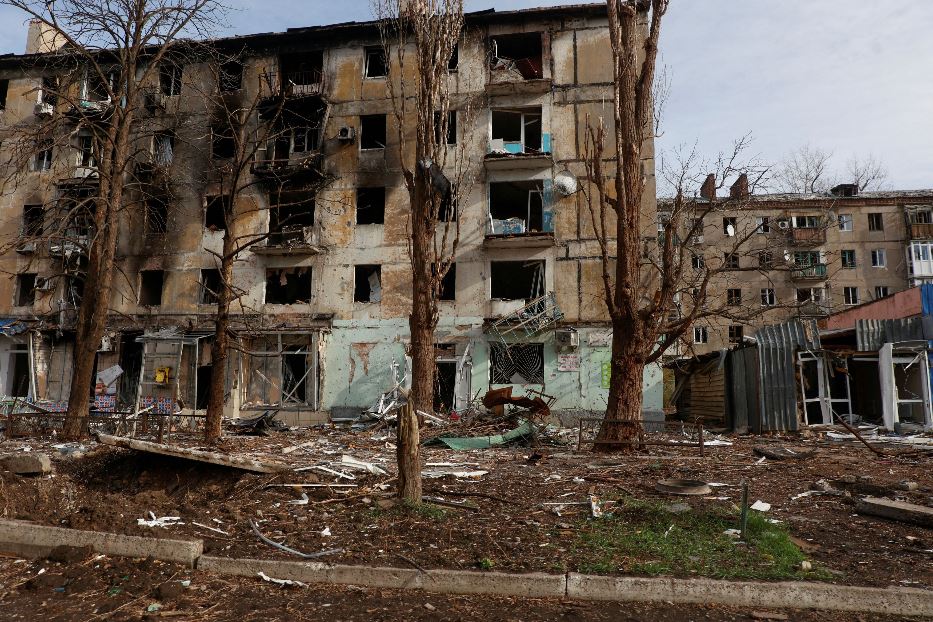 Edifici sventrati dai raid nella città di Avdiivka, nell'Ucraina orientale, assediata dai russi