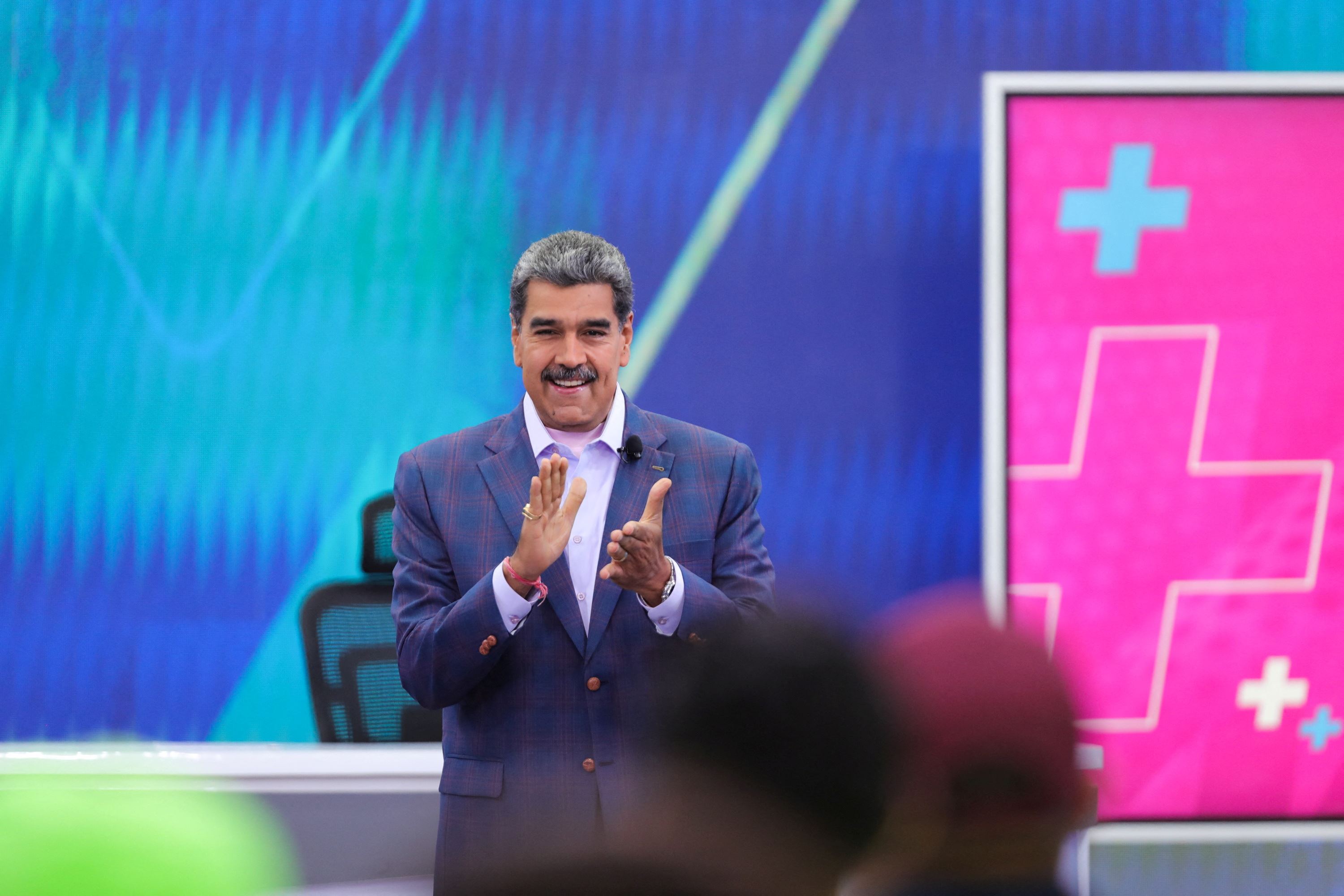 Il presidente venezuelano, nel suo programma tv del lunedì “Con Maduro”, ha annunciato l'anticipo del natale a ottobre