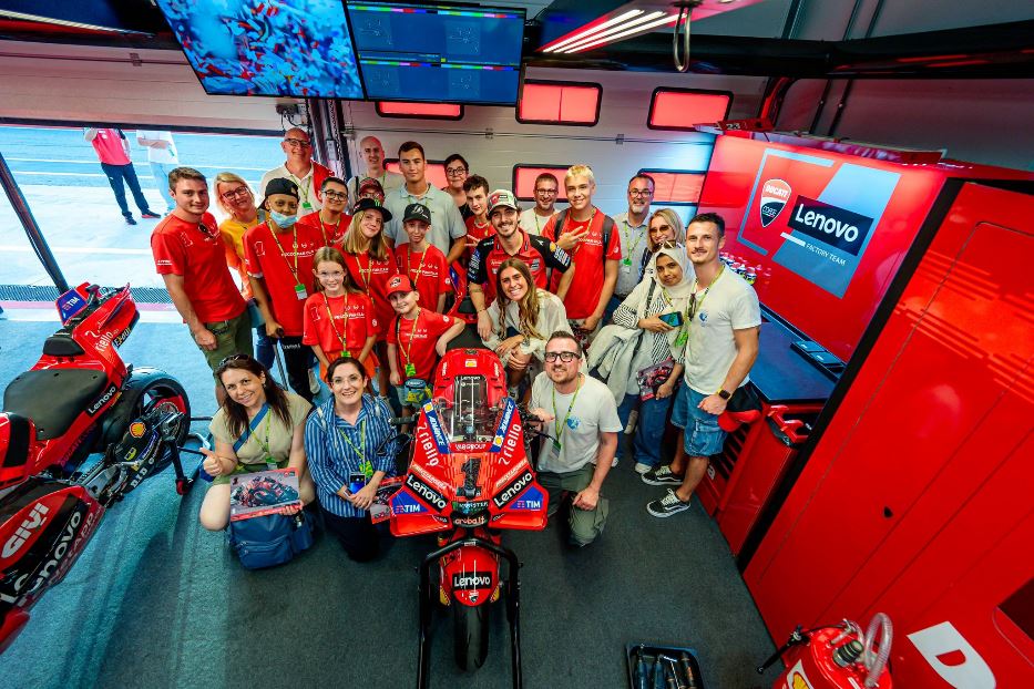 Ai box con Pecco Bagnaia: il gran premio dei piccoli pazienti oncologici