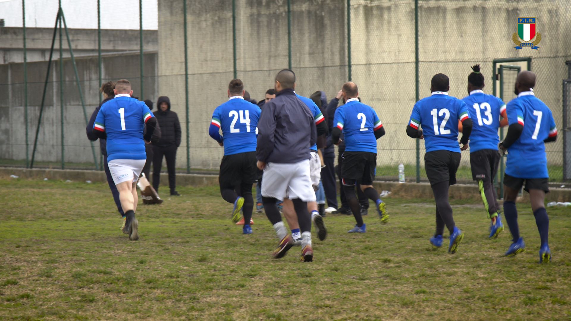 L'allenamento dei detenuti del carcere di Ferrara con gli atleti della Federazione italiana rugby